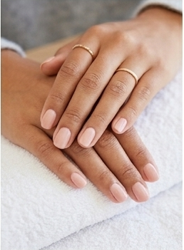 Beauty Farm Gütersloh – Wimpernlifting, Nageldesign & medizinische Fußpflege.